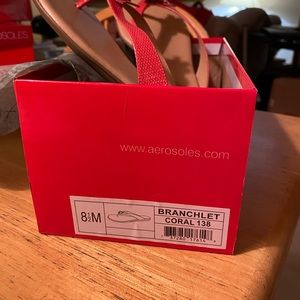AEROSOLES  flip flops BRAND NEW. NEVER WORN